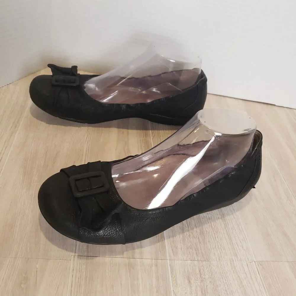 Abeo Tabitha Black Leather Flats Women’s Size 8N Comfort Slip-On Buckle Detail